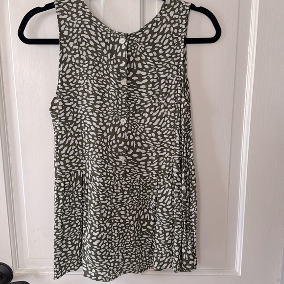 Sleeveless peplum LOFT top - Picture 2 of 2
